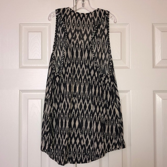 H&M Top - Picture 2 of 3